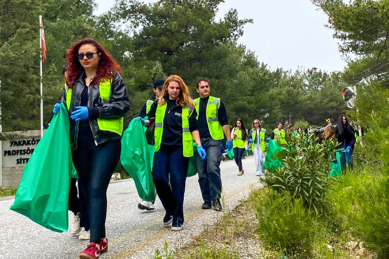 Bornova&rsquo;da anlamlı temizlik