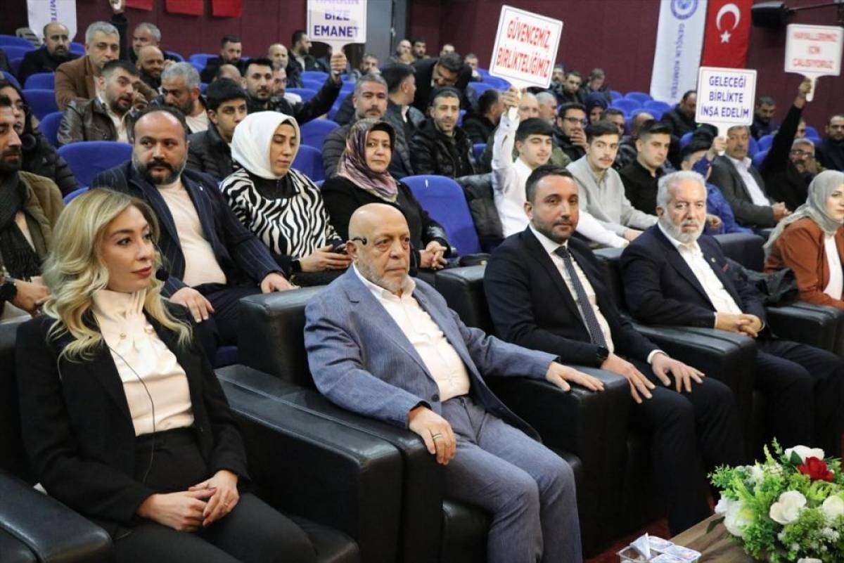 HAK-İŞ Genel Başkanı Arslan'dan ter&ouml;r &ouml;rg&uuml;t&uuml; PKK'nın silah bırakmasına y&ouml;nelik &ccedil;ağrıya ilişkin a&ccedil;ıklama: