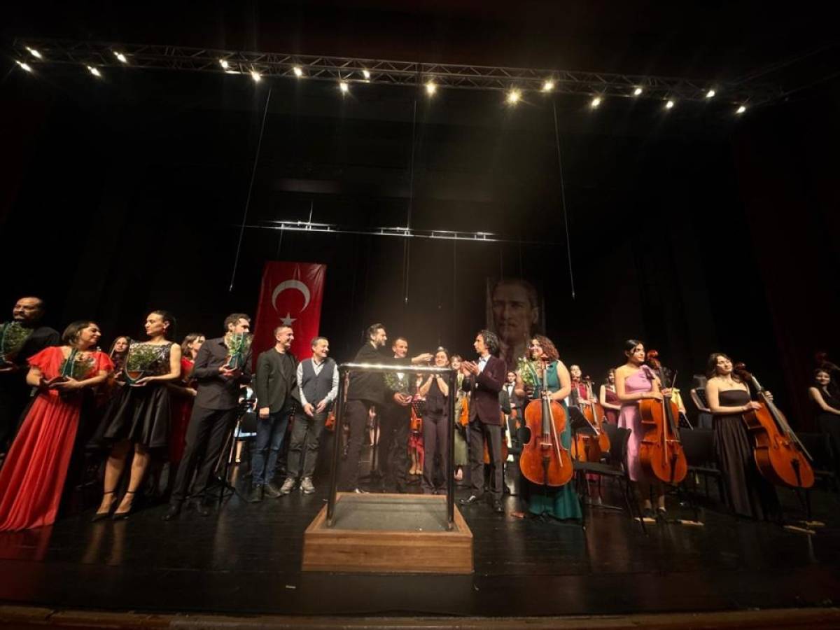 Bursa &Ccedil;ocuk Senfoni Orkestrası konser verdi