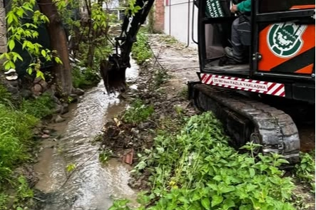 Bursa İneg&ouml;l&rsquo;de sulama kanalı temizliği​​​​​​​