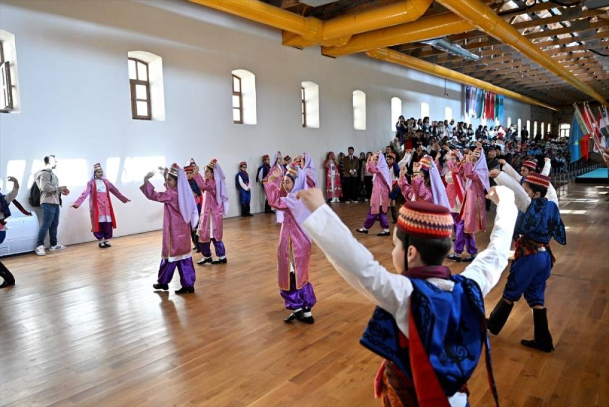 İstanbul'da "T&uuml;rk D&uuml;nyası &Ccedil;ocuk Oyunları Şenliği" d&uuml;zenlendi