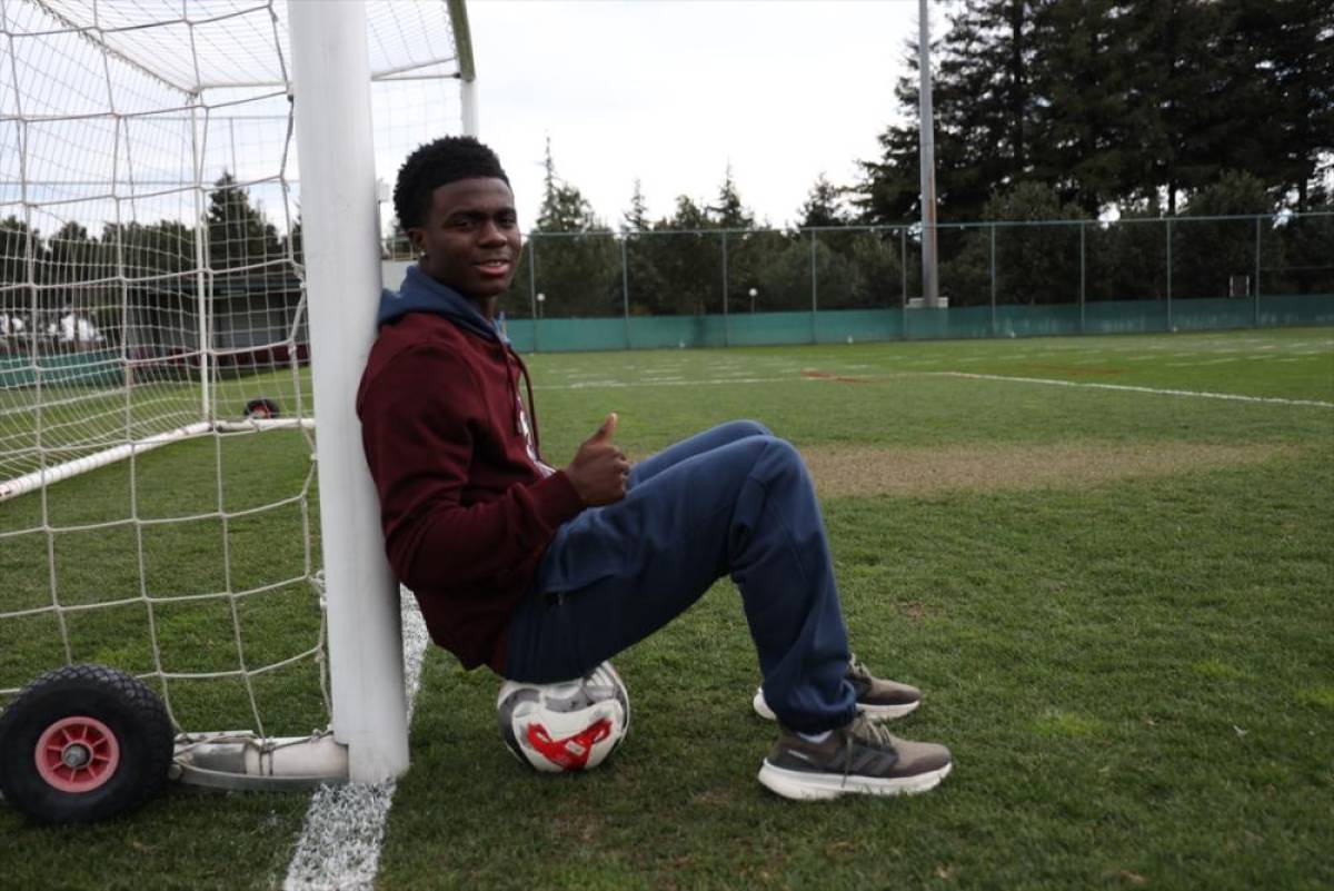 Trabzonspor'un gen&ccedil; oyuncusu Oulai'nin hayalleri b&uuml;y&uuml;k: