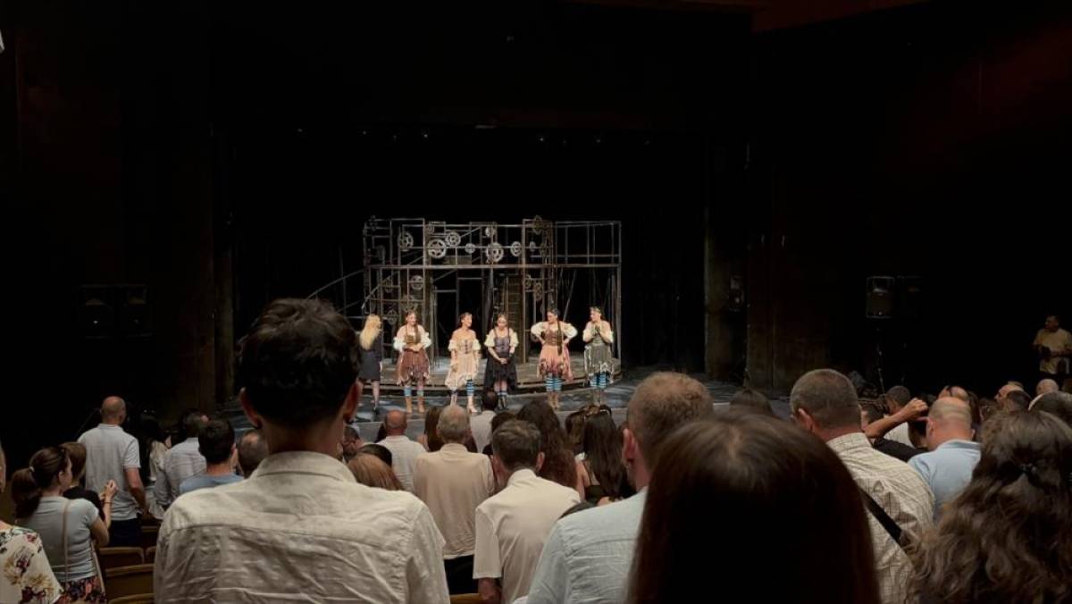 İstanbul Devlet Tiyatrosu, "Lysistrata" oyunuyla Bulgaristan'da sahne aldı