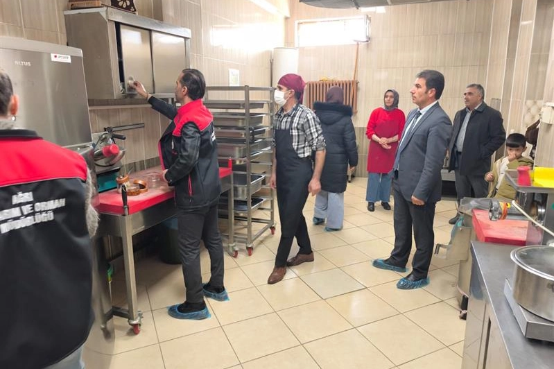 Ağrı&rsquo;da &ouml;ğrenci yurtları ve pansiyonlara gıda denetimi
