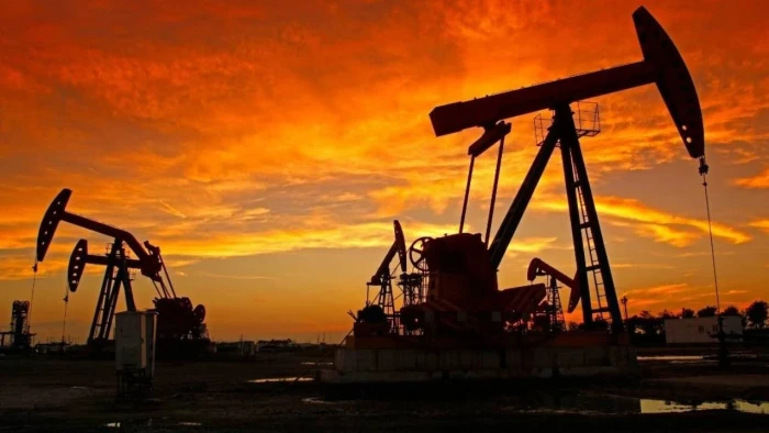 ABD'nin ticari ham petrol stokları 8 milyon varil azaldı