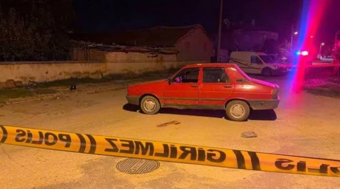 Afyonkarahisar'da &ccedil;ıkan silahlı kavgada 1 kişi &ouml;ld&uuml;, 1 kişi yaralandı