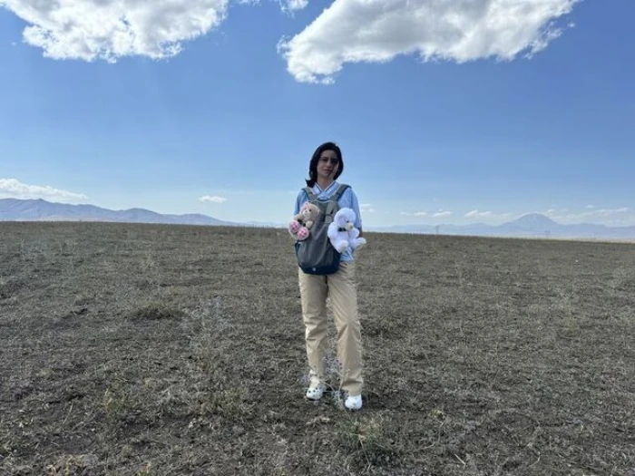 Ağrılı lise &ouml;ğrencisi Meryem ayıcıklarıyla T&uuml;rkiye'nin en y&uuml;ksek 3 zirvesine tırmandı
