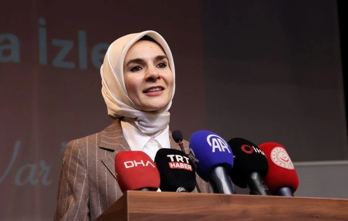 Aile ve Sosyal Hizmetler Bakanı G&ouml;ktaş, Meclis'te gazetecilerin sorularını yanıtladı: