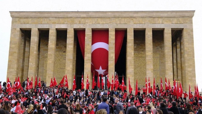 Anayasa Mahkemesinden Anıtkabir'e 64. kuruluş yıl d&ouml;n&uuml;m&uuml; ziyareti