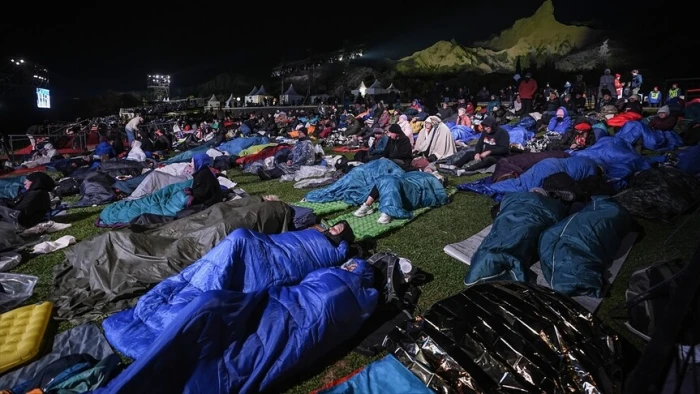 Avustralyalı ve Yeni Zelandalılar "Şafak Ayini" i&ccedil;in Anzak Koyu'na geldi