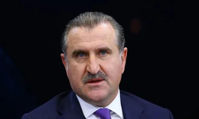 Bakan Bak'tan milli para k&uuml;rek&ccedil;ilere tebrik mesajı