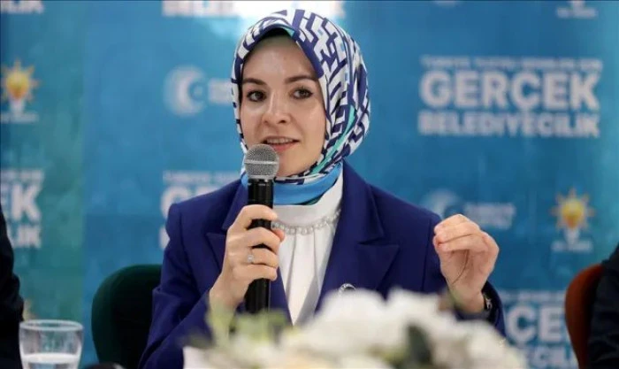 Bakan G&ouml;ktaş: "(Platformlar, oyun yapıcılar, teknoloji &uuml;reten firmalara) Gelin, temiz i&ccedil;erikli teknoloji &uuml;retelim, &ccedil;ocukları zorbalıktan, şiddeti &ouml;zendiren i&ccedil;eriklerden koruyalım"