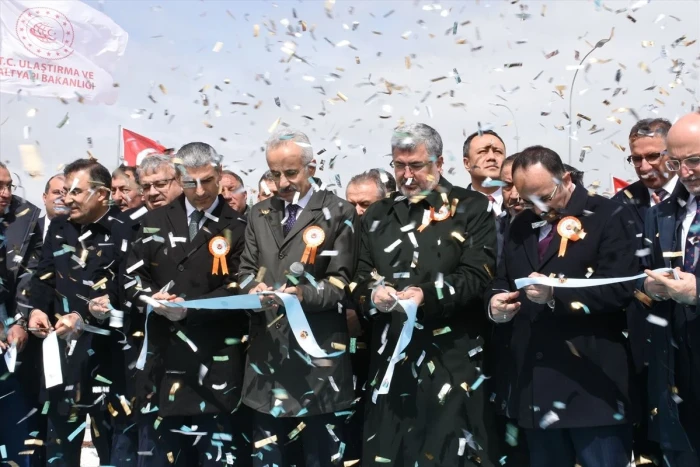 Bakan Uraloğlu temel atma ve a&ccedil;ılış t&ouml;reninde konuştu: