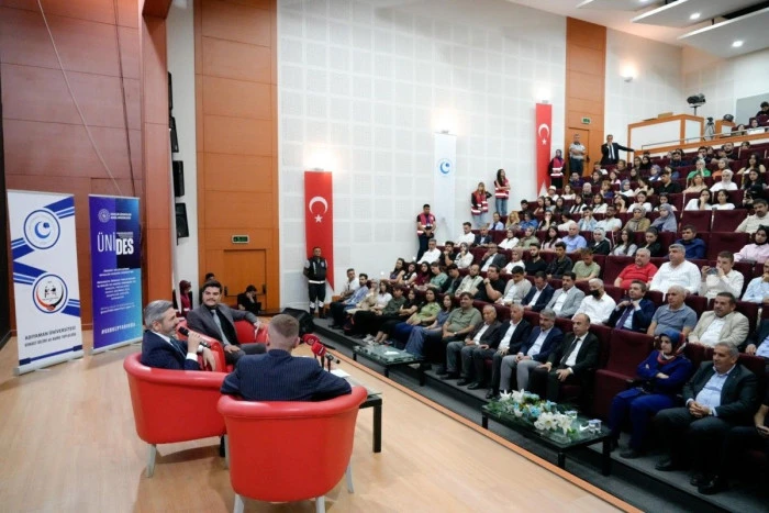 Bakan Yardımcısı Aydın, Adıyaman'da &ouml;ğrencilerle buluştu