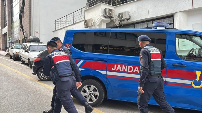 Bolu'daki r&uuml;şvet operasyonunda 2 ş&uuml;pheli tutuklandı