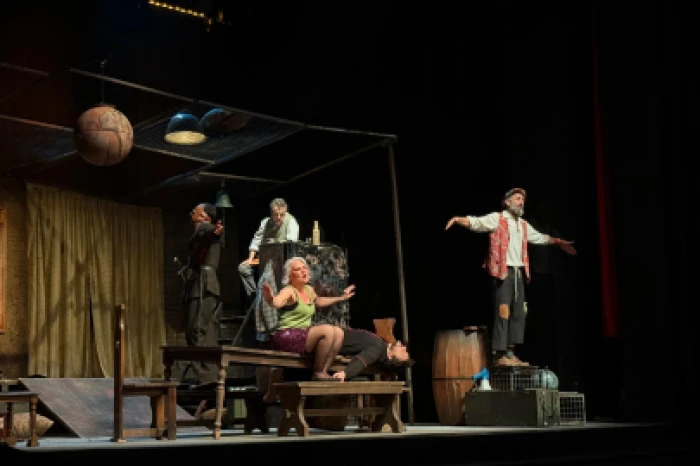 Bursa'da "B&uuml;y&uuml;k İskender'in Atı" oyunu sanatseverlerle buluştu