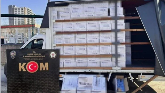 Bursa'da ka&ccedil;ak&ccedil;ılık operasyonunda 3 milyon makaron ele ge&ccedil;irildi