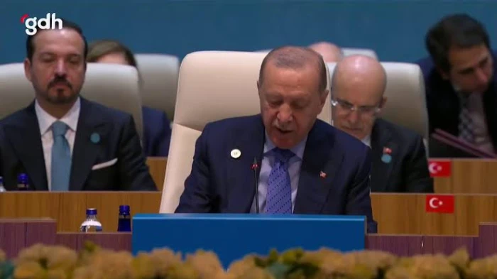 Cumhurbaşkanı Erdoğan: "Kanayan yaramız olan Filistin meselesinin adil &ccedil;&ouml;z&uuml;m&uuml; i&ccedil;in T&uuml;rk devletleri olarak daha fazla &ccedil;aba g&ouml;stermemiz gerektiği kanaatindeyim"