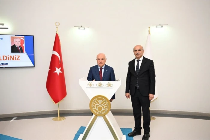 Cumhurbaşkanlığı Y&uuml;ksek İstişare Kurulu &Uuml;yesi &Ccedil;i&ccedil;ek, Malatya'da ziyarette bulundu