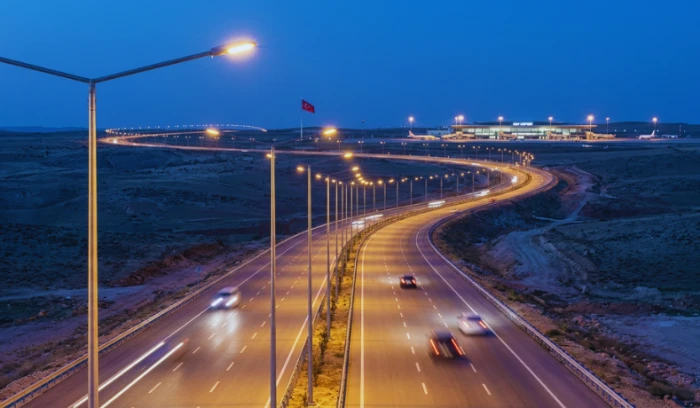 Dicle Elektrik, Şanlıurfa GAP Havalimanı yoluna 472 aydınlatma direği dikti