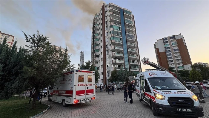 Diyarbakır'da 4 kişinin &ouml;ld&uuml;ğ&uuml; yangına ilişkin davada 18 sanığın yargılanmasına devam edildi