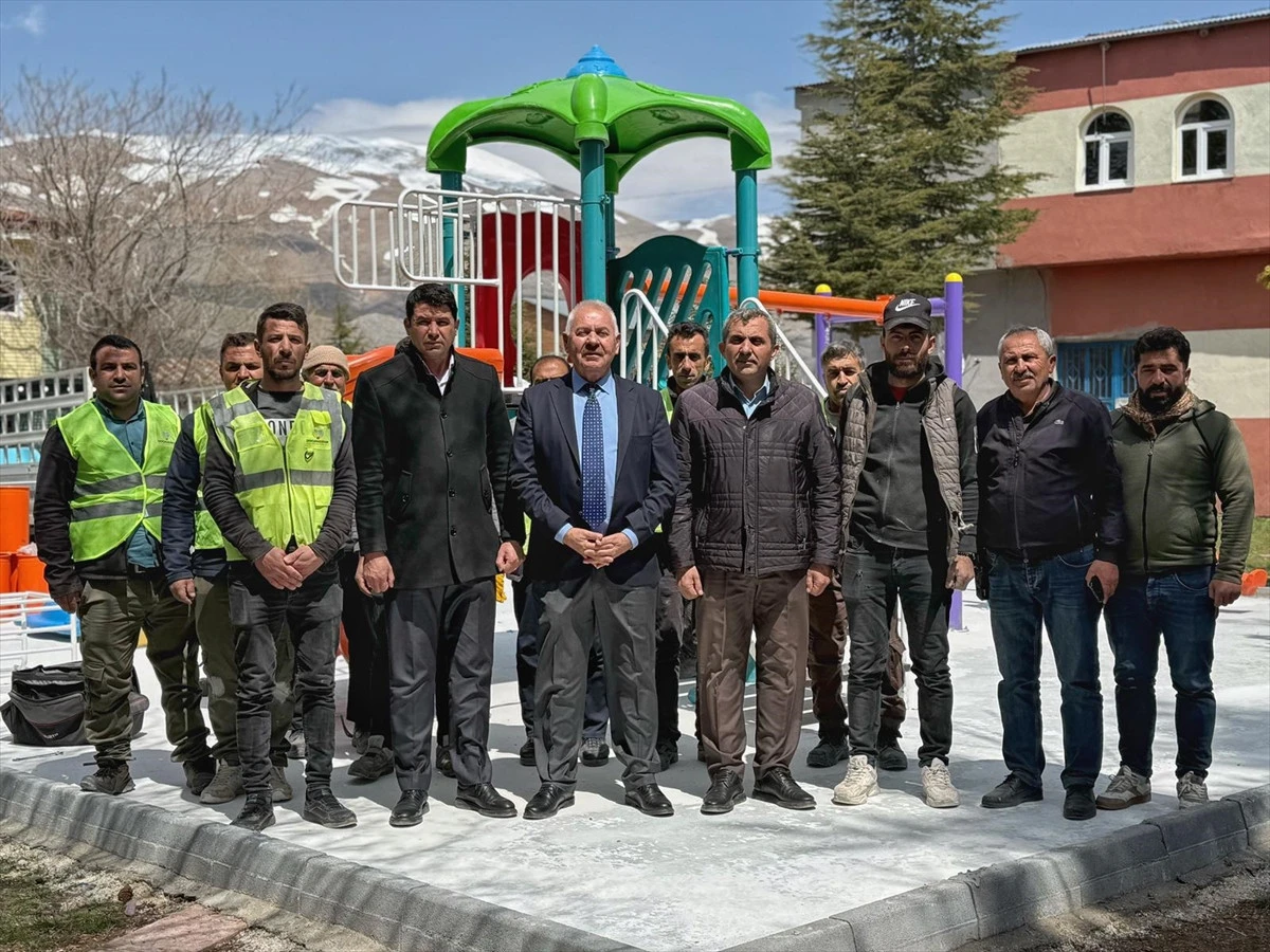 Doğanşehir'de kırsal mahallelere &ccedil;ocuk parkı yapıldı
