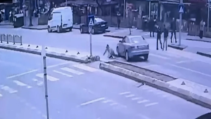 Edirne'de otomobilin yayaya &ccedil;arptığı anlar kamerada