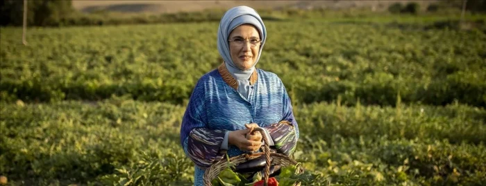 Emine Erdoğan'dan D&uuml;nya Kadın &Ccedil;ift&ccedil;iler G&uuml;n&uuml; paylaşımı: