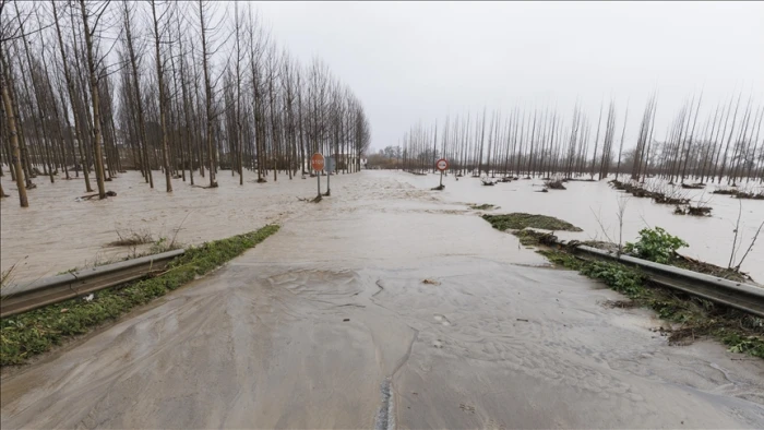 End&uuml;l&uuml;s'te şiddetli yağışlardan 5 bin 500 kişi evlerinden tahliye edildi