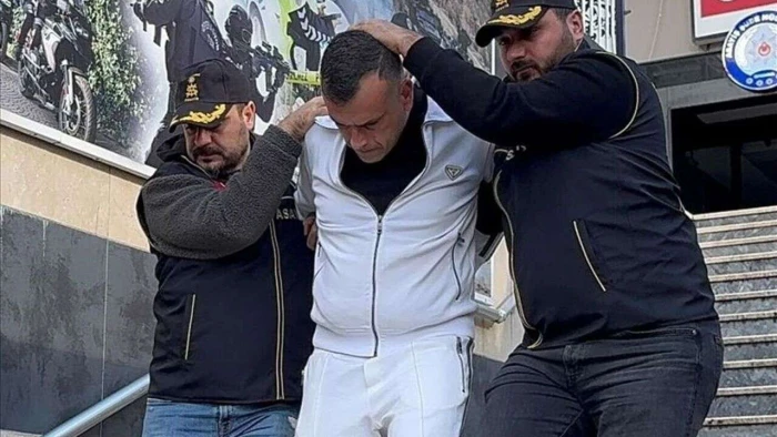 Fatih'te dini nikahlı eşini &ouml;ld&uuml;rd&uuml;ğ&uuml; iddia edilen Cezayir uyruklu zanlı tutuklandı