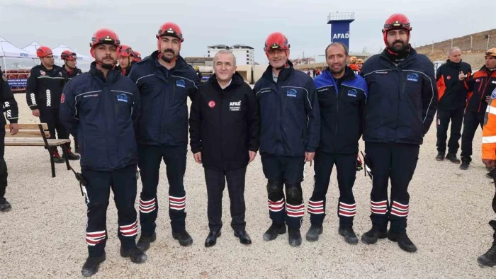 Fırat EDAŞ arama kurtarma ekibi AFAD'ın deprem tatbikatına katıldı