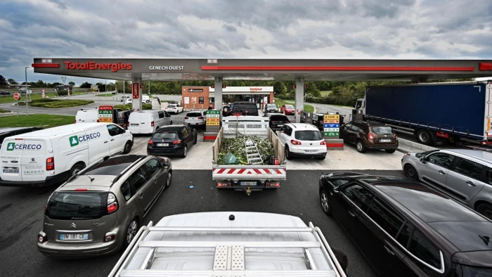 Fransa&rsquo;da artan akaryakıt fiyatlarına karşı kara yolu taşımacılık sekt&ouml;r&uuml; &ccedil;alışanları eylem yapacak