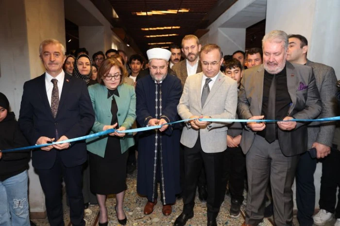 Gaziantep'te "Mukaddes Emanetler Sergisi"ne yoğun ilgi