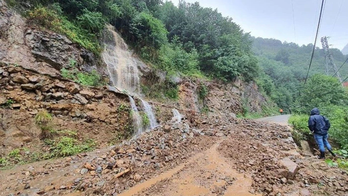 Giresun'da heyelan nedeniyle 21 ev tedbir amacıyla boşaltıldı