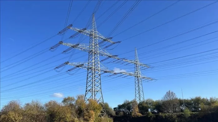 G&uuml;nl&uuml;k elektrik &uuml;retim ve t&uuml;ketim verileri