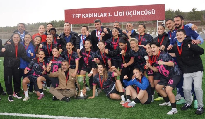 Haymana Spor'da Turkcell Kadın Futbol S&uuml;per Ligi mutluluğu