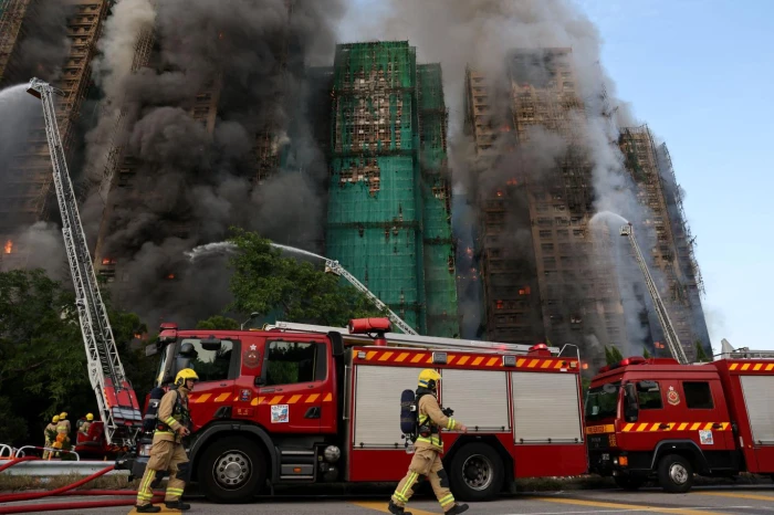 Hong Kong'da apartman dairesinde &ccedil;ıkan yangında 1 kişi &ouml;ld&uuml;, 4 kişi yaralandı