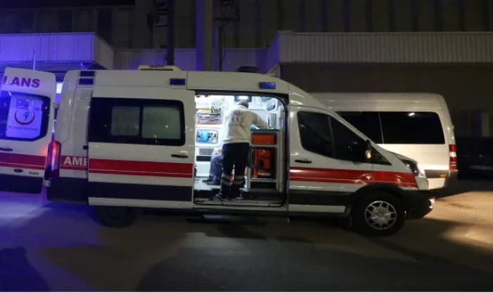 Irak'ın Erbil kenti Valisi Hoşnav: "Mahmur b&ouml;lgesinde bulunan Peşmerge-Fransız ortak askeri &uuml;ss&uuml;ne d&uuml;zenlenen insansız hava aracı saldırısında 6 Fransız askeri yaralandı."