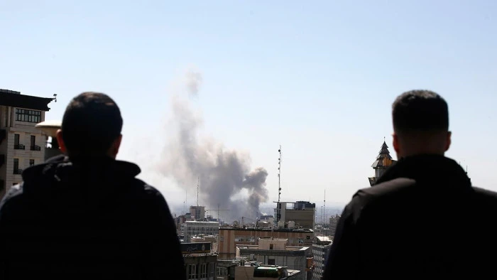 İran basını: Basra K&ouml;rfezi'ndeki Siri Adası'nda kaynağı hen&uuml;z bilinmeyen patlamalar oldu