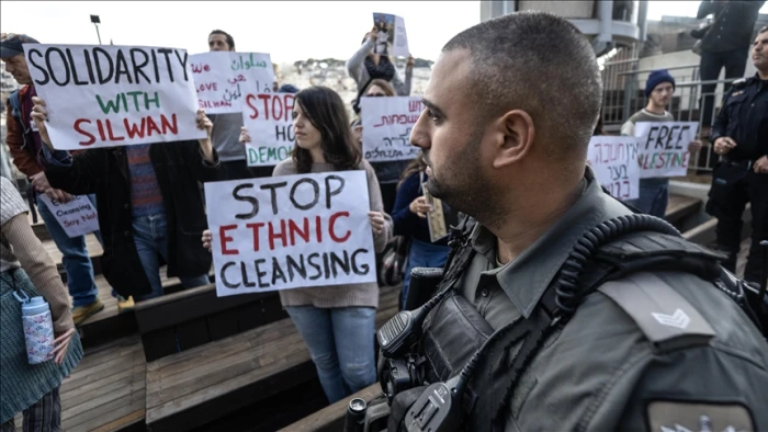 İsrail polisi Doğu Kud&uuml;s'&uuml;n Silvan beldesinde 3 Filistinliyi yaraladı