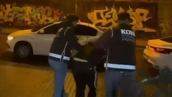 İstanbul'da su&ccedil; &ouml;rg&uuml;t&uuml; operasyonunda 16 ş&uuml;pheli yakalandı