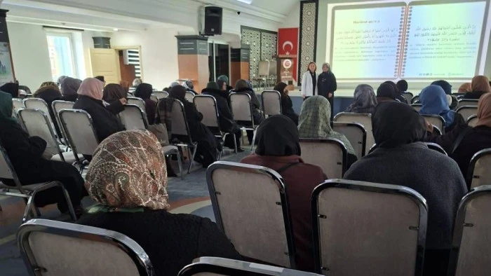 İzmir'de "Menopoz Okulu" eğitimleri başladı