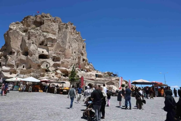 Kapadokya'daki m&uuml;ze ve &ouml;ren yerlerinde bayram tatilinde 147 bin 571 ziyaret&ccedil;i ağırlandı