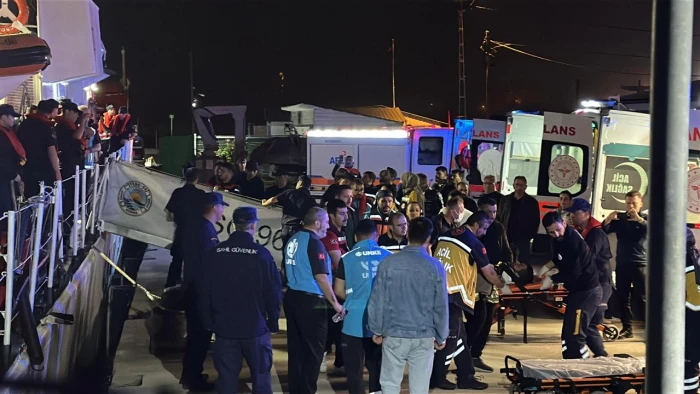 Karadeniz'deki saldırıda &ouml;len balık&ccedil;ının cenazesi ve yaralılar, İnebolu Limanı'na getirildi