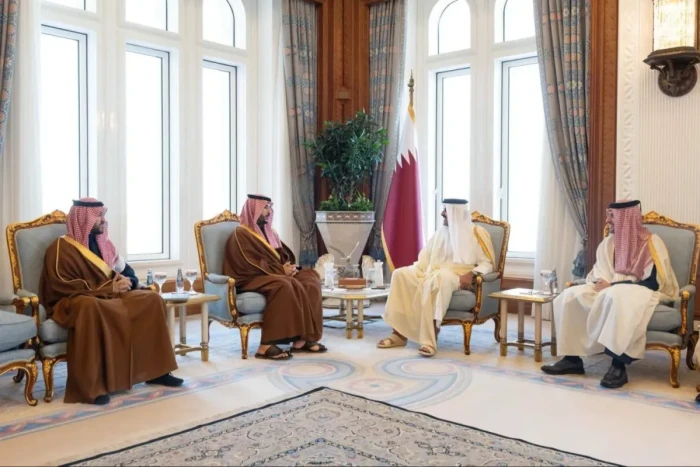 Katar Emiri, Suudi Arabistan Savunma Bakanı ile b&ouml;lgesel gelişmeleri g&ouml;r&uuml;şt&uuml;