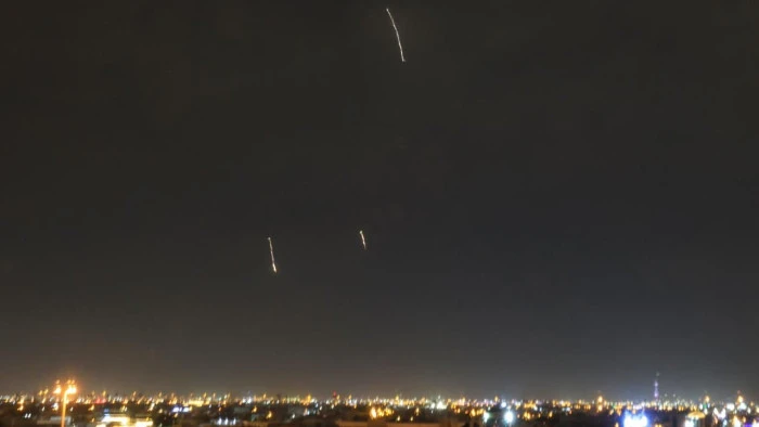 Katar&rsquo;da patlama sesleri sonrası "evinizde kalın" uyarısı