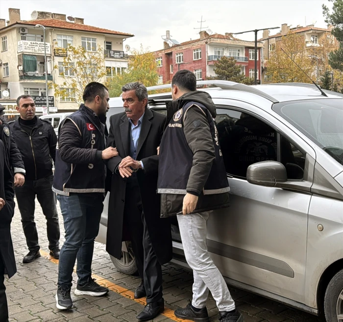 Kırıkkale'de gelini ile gelininin kız kardeşini silahla &ouml;ld&uuml;ren kayınpeder hakim karşısında