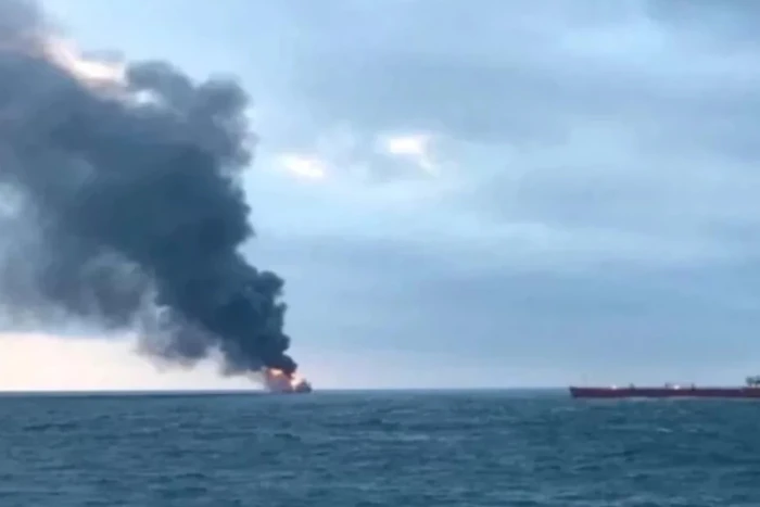 Kuveyt yakınlarında bir petrol tankerinde patlama meydana geldiği a&ccedil;ıklandı