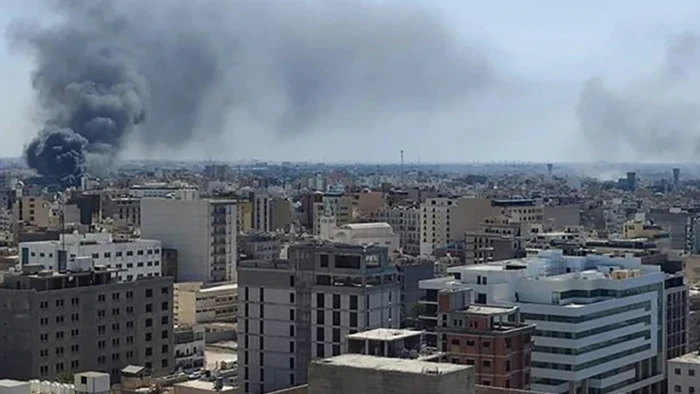 Libya&rsquo;da futbol ma&ccedil;ının ardından &ccedil;ıkan olaylarda başbakanlık binasında yangın &ccedil;ıktı