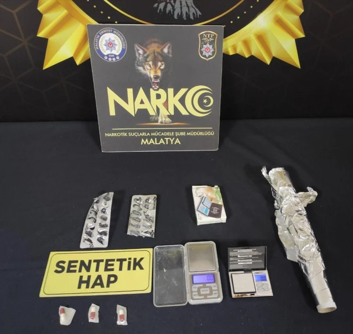 Malatya'da d&uuml;zenlenen uyuşturucu operasyonu kapsamında 5 zanlı tutuklandı